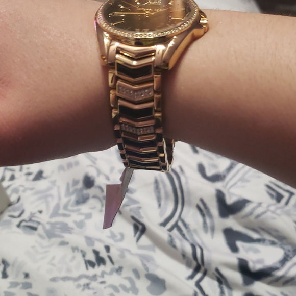 Women's Michael Kors Watch - Picture 10 of 10